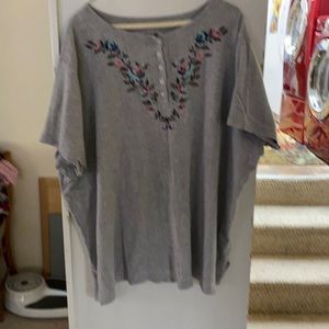Woman Within 2X 26/28 gray tunic w/floral trim